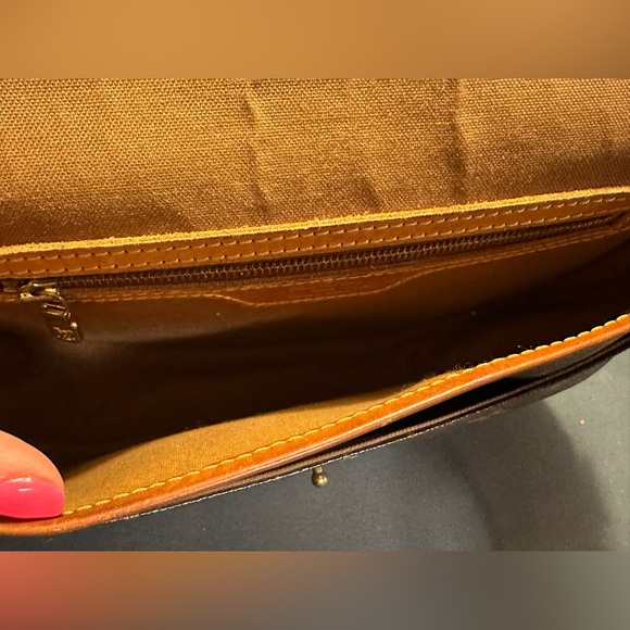 Louis Vuitton Clutch/Crossbody - Picture 6 of 13